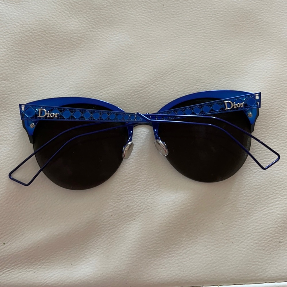 Christian Dior Sunglasses - Picture 2 of 7